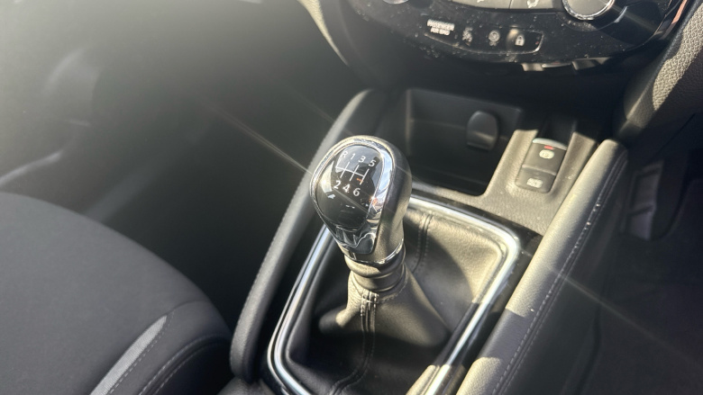 Nissan Qashqai 1.3 DiG-T Acenta Premium 5dr Petrol Hatchback